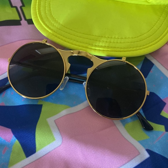 90s Hip Hop Costume - Picture 2 of 3